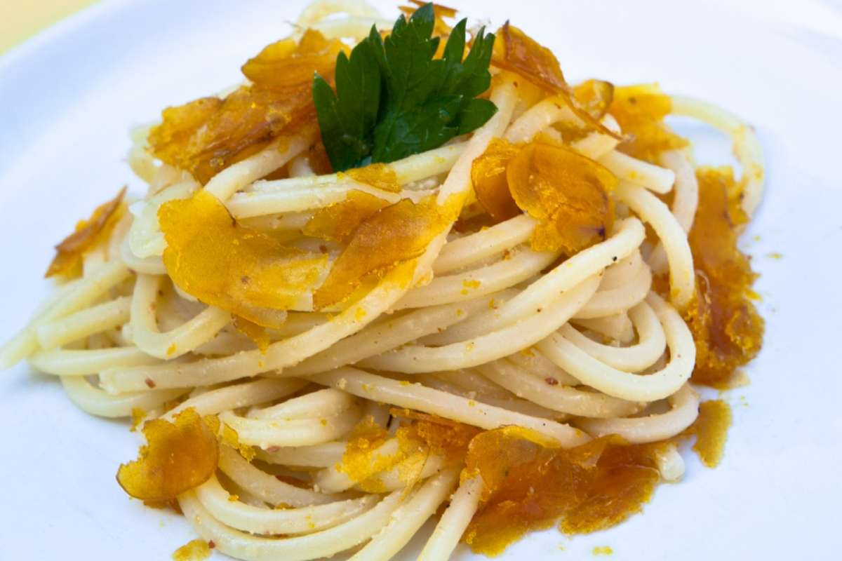 Bucatini con bottarga