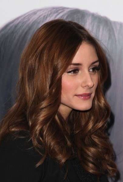 Capelli castano cioccolato Olivia Palermo