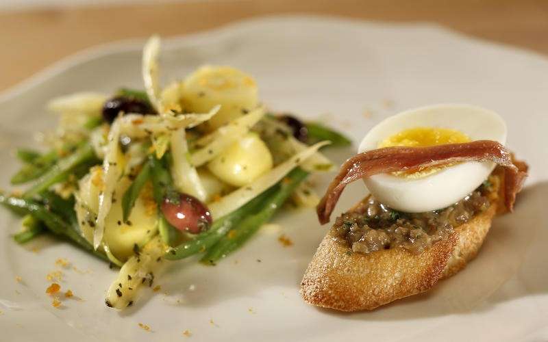 Crostino di pane con bottarga