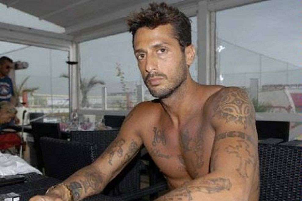 Fabrizio Corona a torso nudo