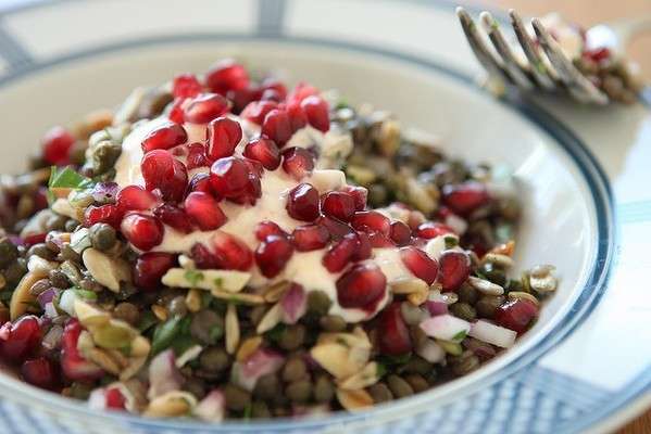 Insalata mista con grani antichi