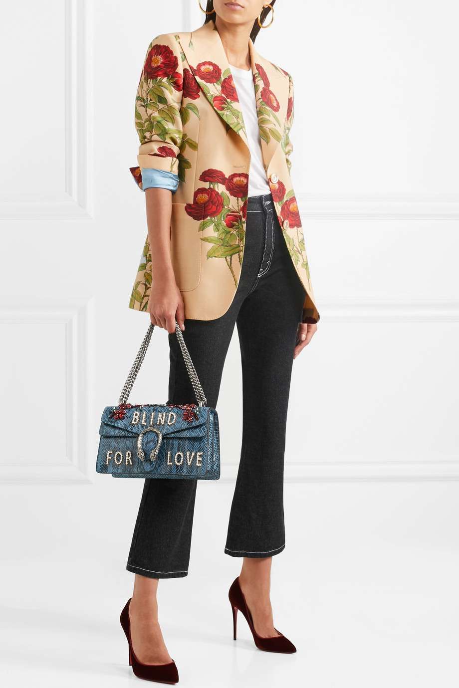 Jeans alla caviglia e blazer a fiori