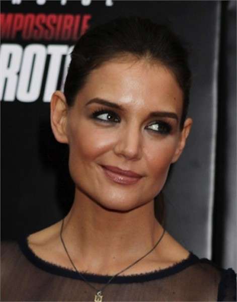 Katie Holmes, capelli castano caldo