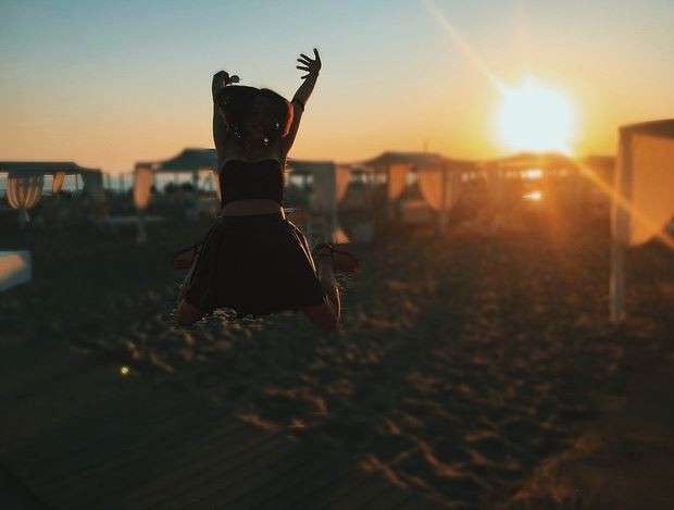 La modella in spiaggia