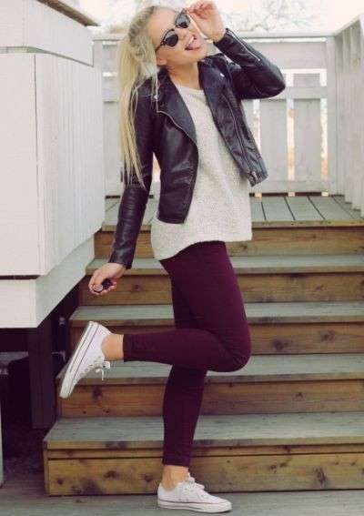 Leggings bordeaux e Converse