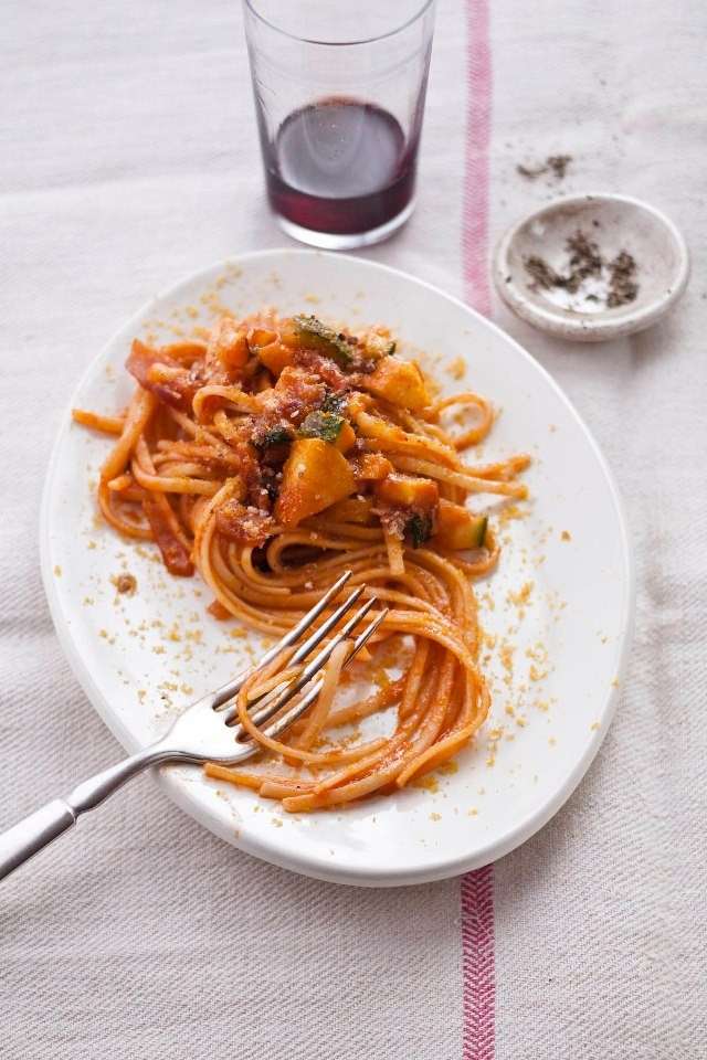 Linguine con zucchine e bottarga