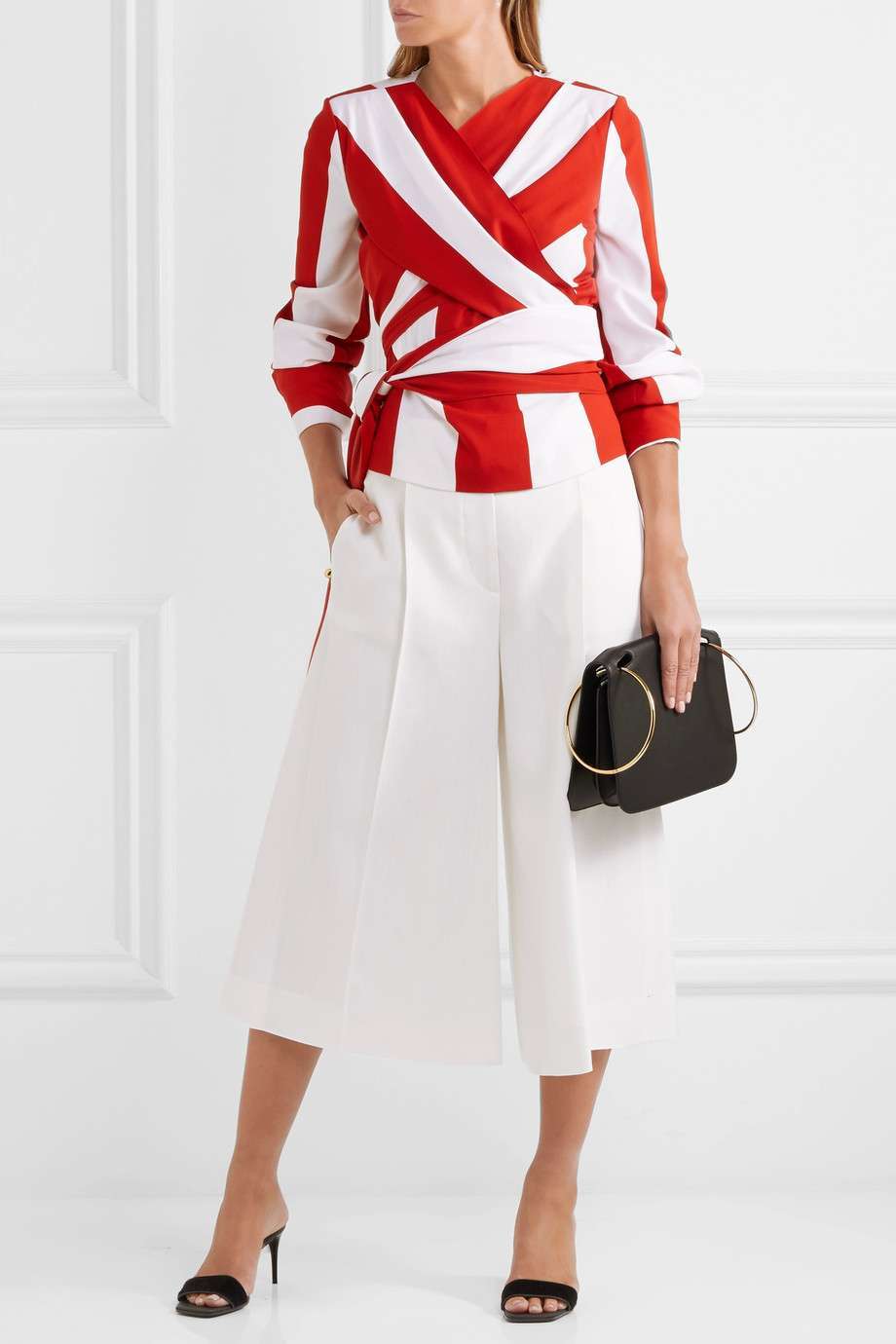 Look raffinato con pantaloni sotto il ginocchio