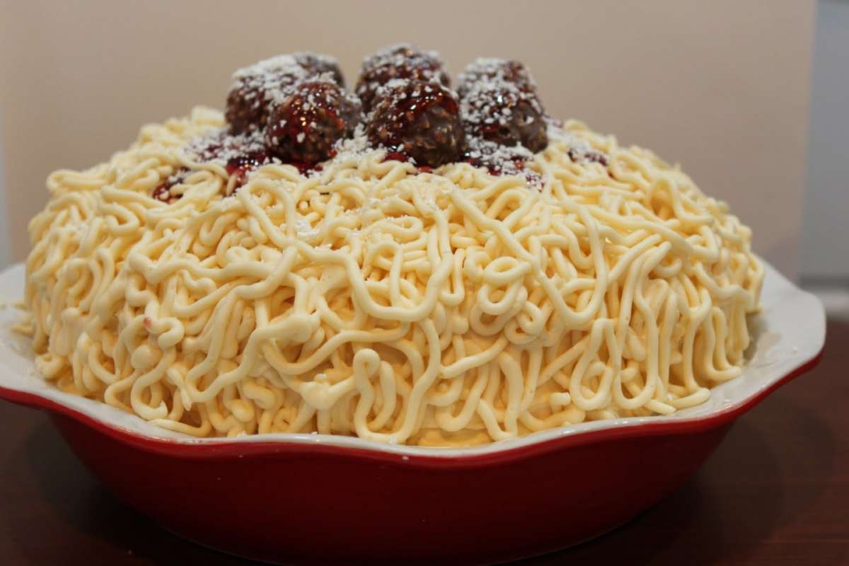 Originale torta di spaghetti