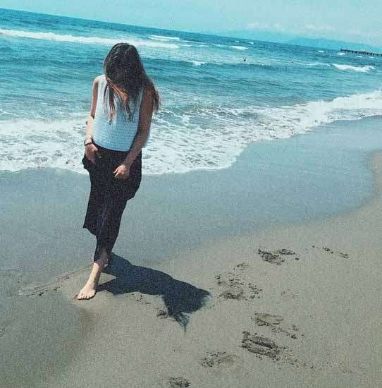 Passeggiata in riva al mare per la figlia di Eros e Michelle