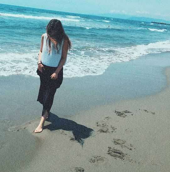 Passeggiata in riva al mare per la figlia di Eros e Michelle