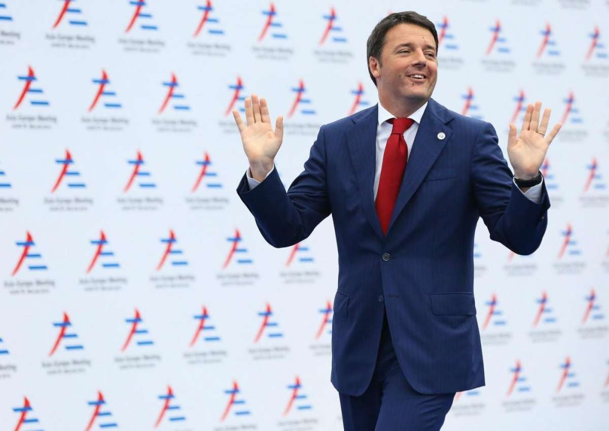 Renzi saluta i fan