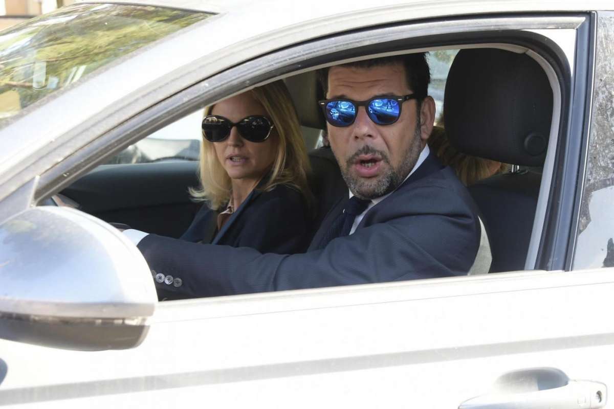 Salvo Sottile e la moglie in auto