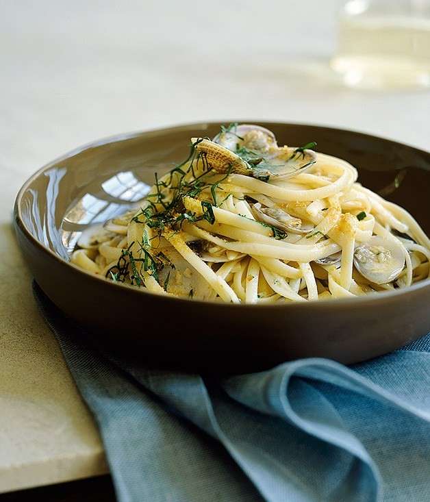 Spaghetti con vongole e bottarga