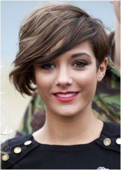 Taglio di capelli per viso ovale, pixie cut