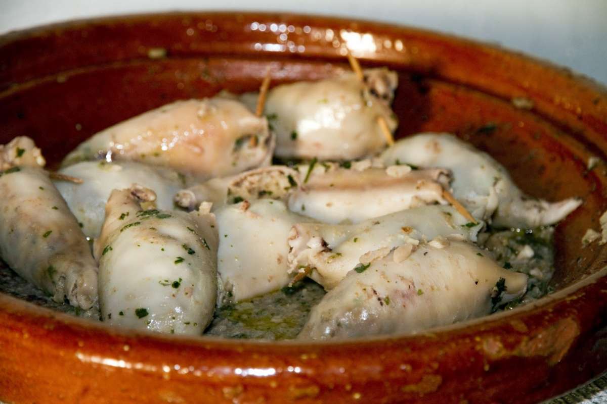 Tajine di calamari ripieni