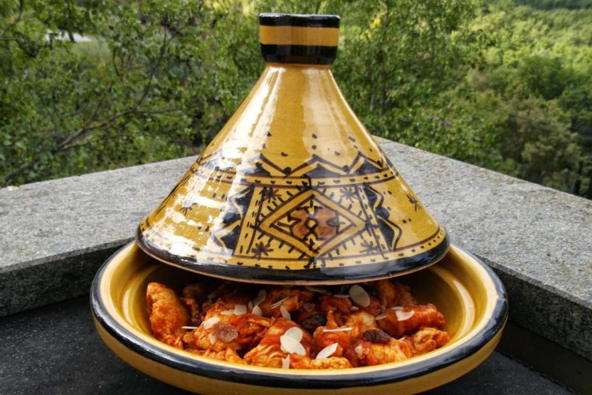 Tajine di pollo e mandorle