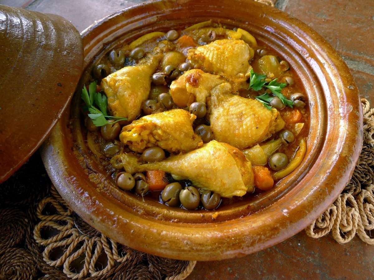 Tajine di pollo speziato e limoni