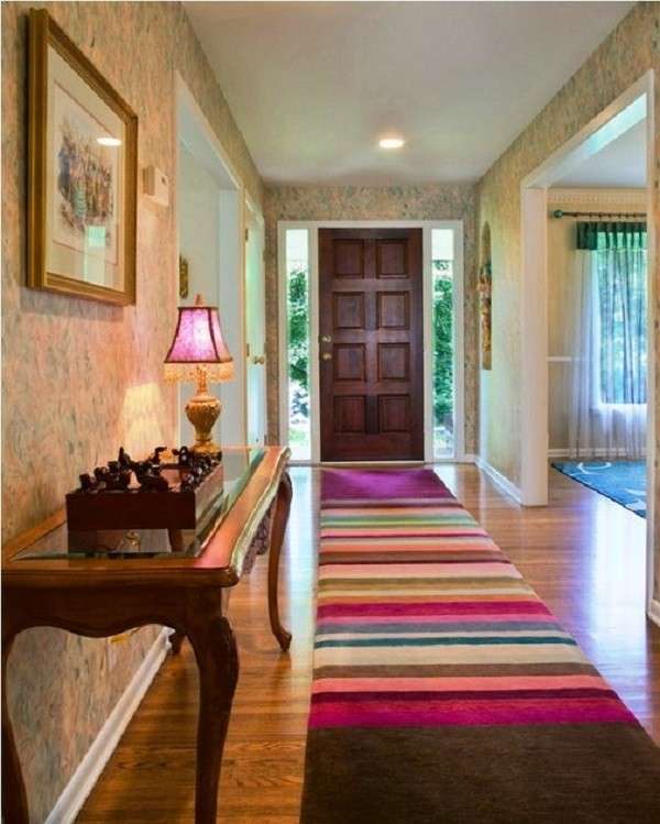 Tappeto colorato per il corridoio