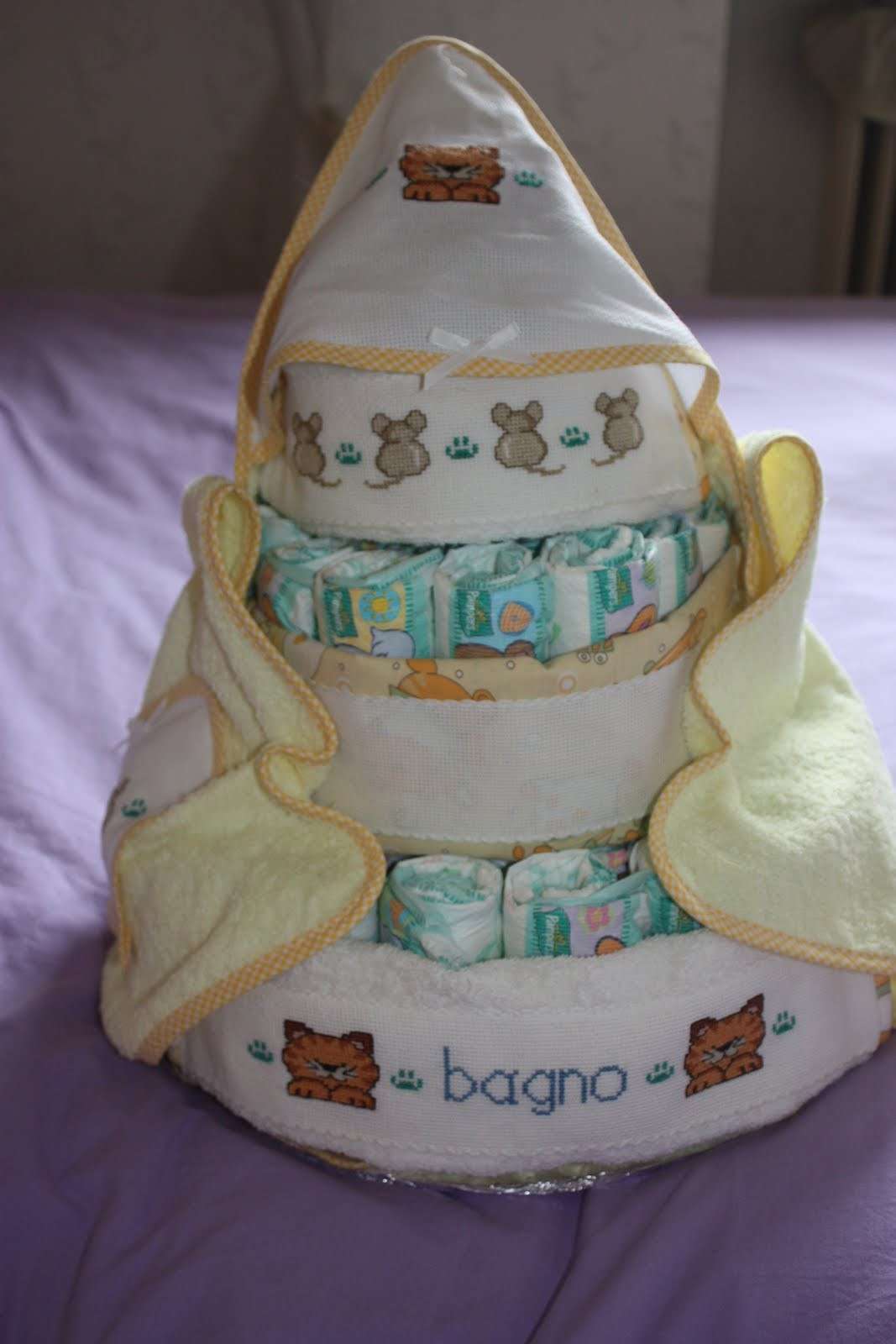 Torta con accessori per il bagnetto