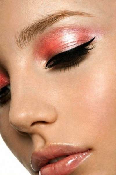 Trucco da geisha color arancio