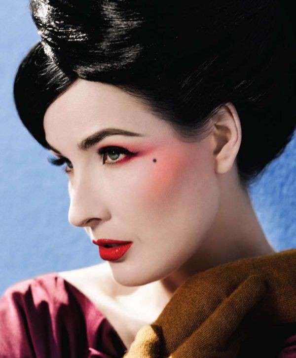 Trucco in stile giapponese Dita Von Teese