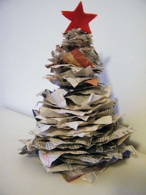 Albero con la carta riciclata