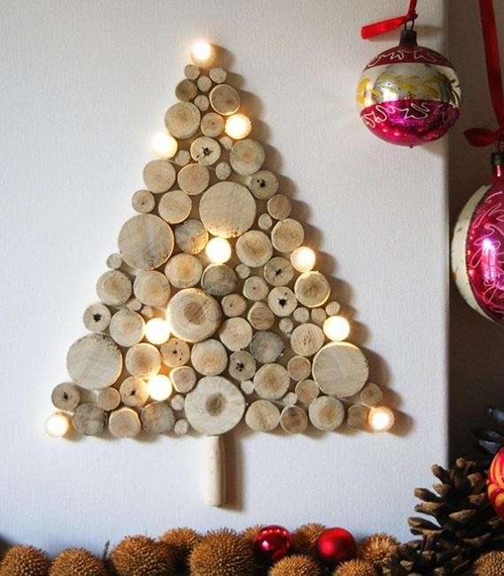 Albero di Natale con ceppi di legno
