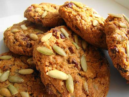 Biscotti con farina di riso e arachidi