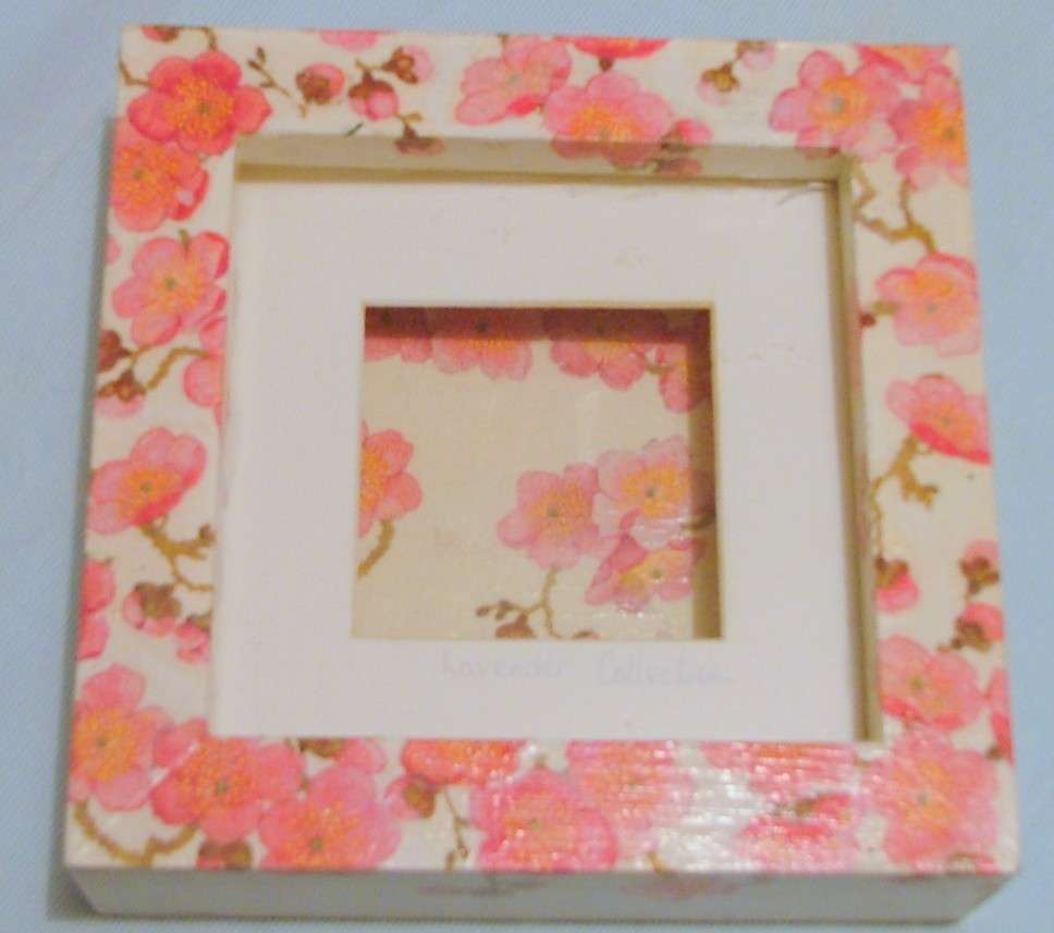 Cornice con fiori