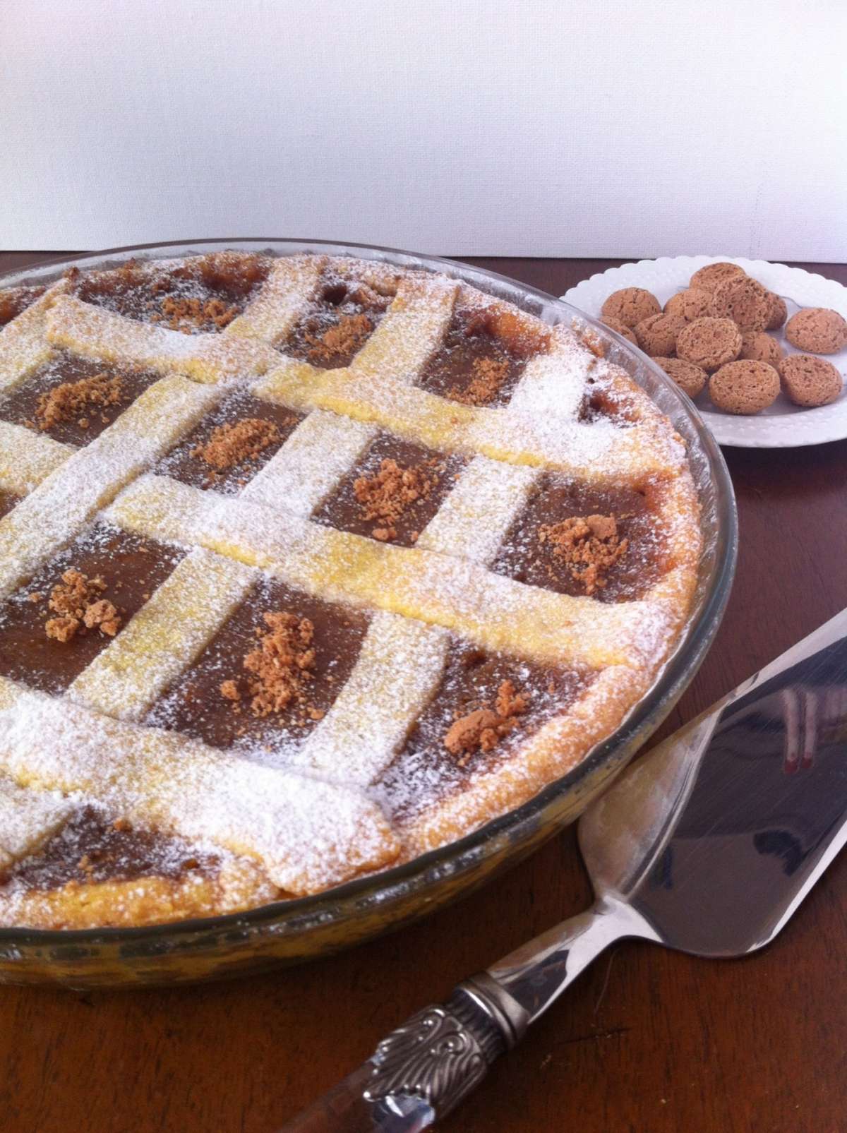 Crostata con cachi e amaretti