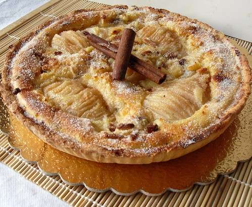 Crostata con crema cotta e pere