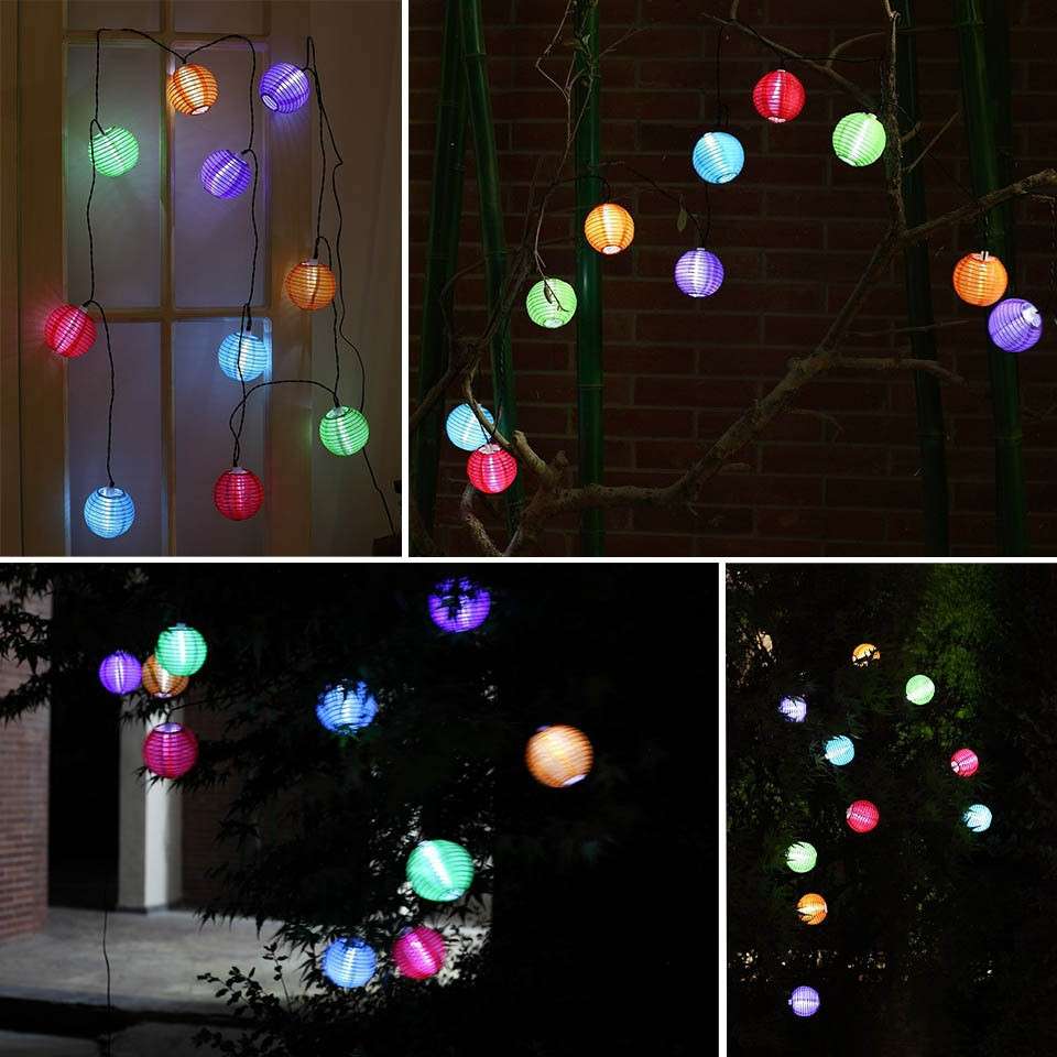 Decorazioni natalizie con le palline luminose