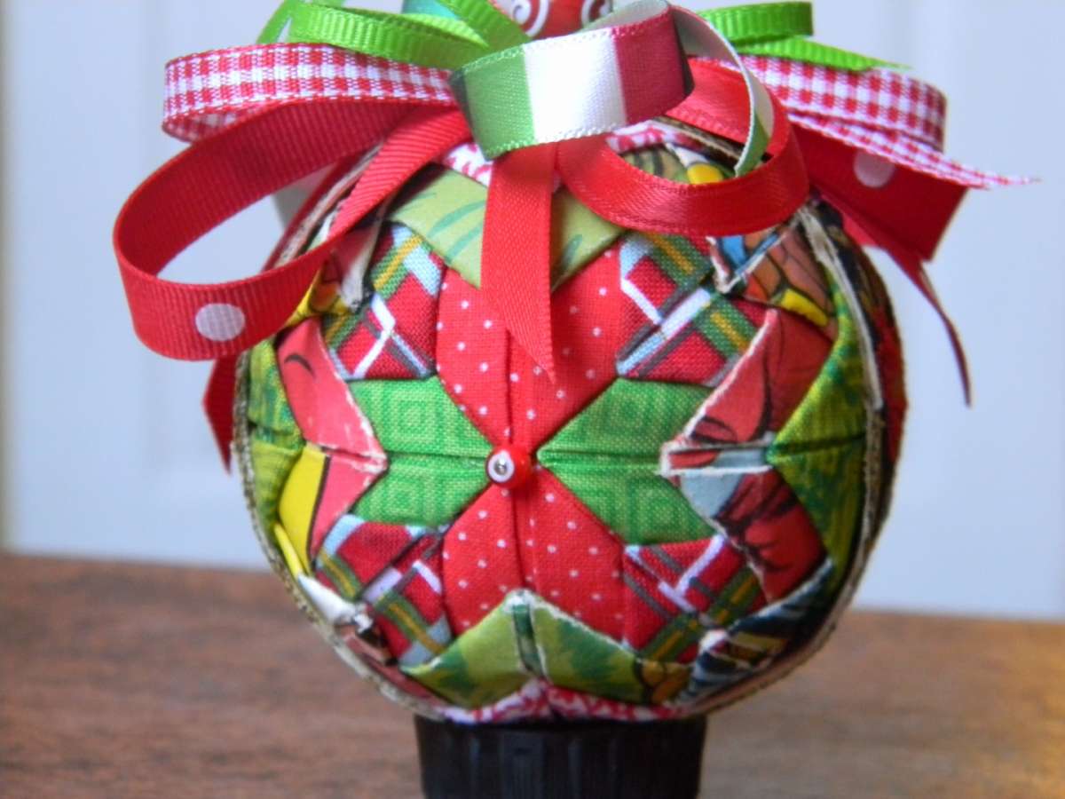 Pallina patchwork per Natale