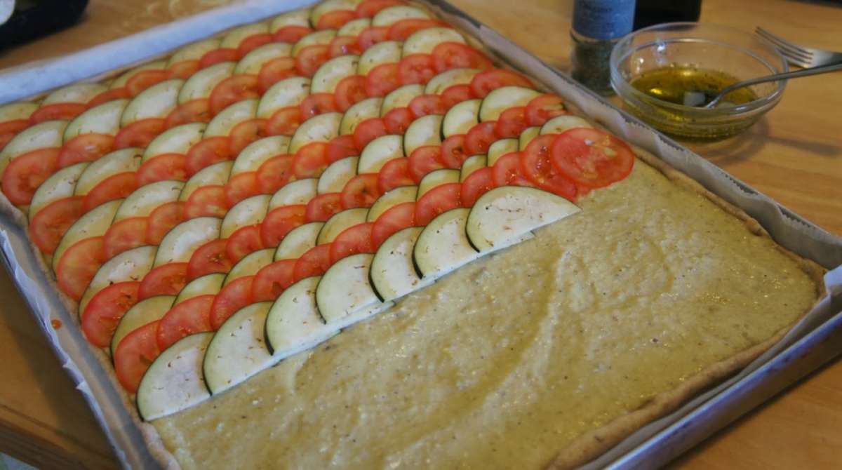 Preparazione della torta di verdure