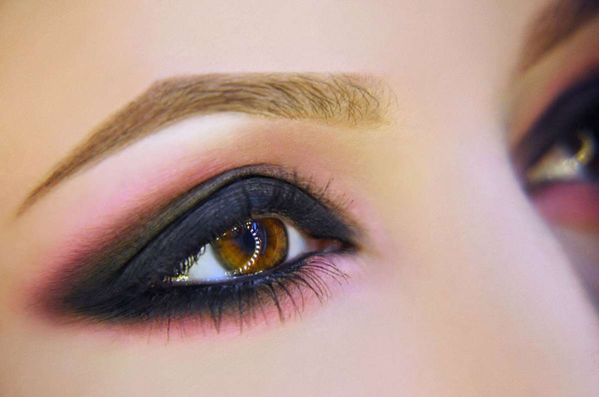 Smokey eyes fucsia e nero