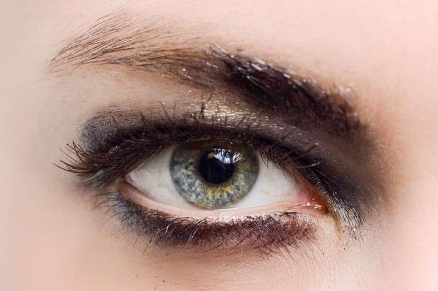 Smokey eyes glossy