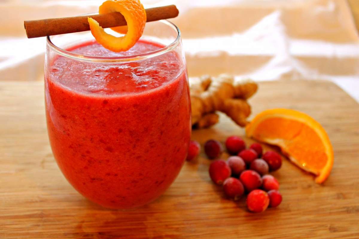 Smoothie mirtillo rosso e arancia