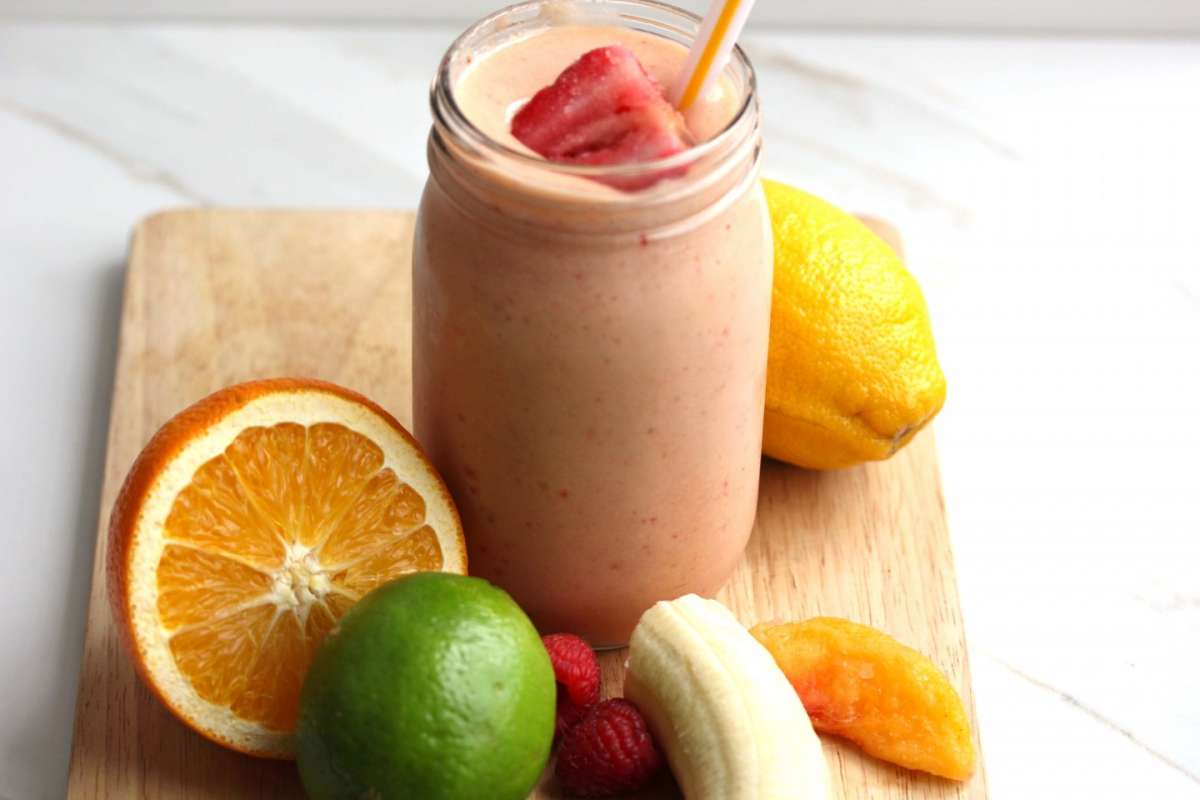 Smoothies con agrumi e frutta