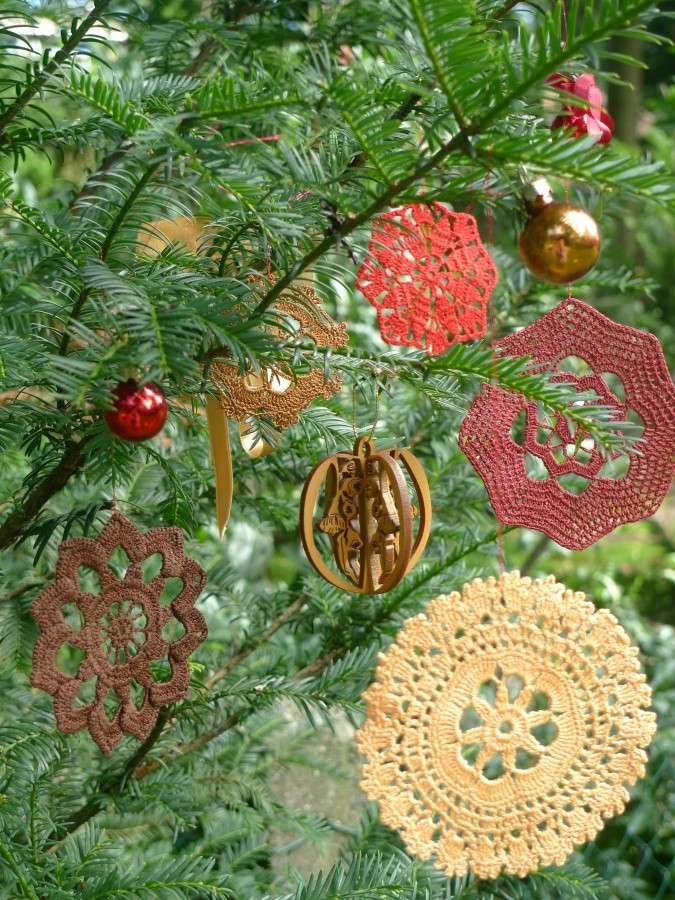 Stelle di Natale nei toni caldi per l'albero