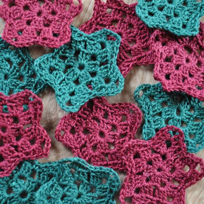 Stelline blu e fucsia crochet