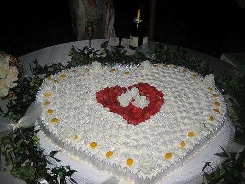 Torta a un piano con panna