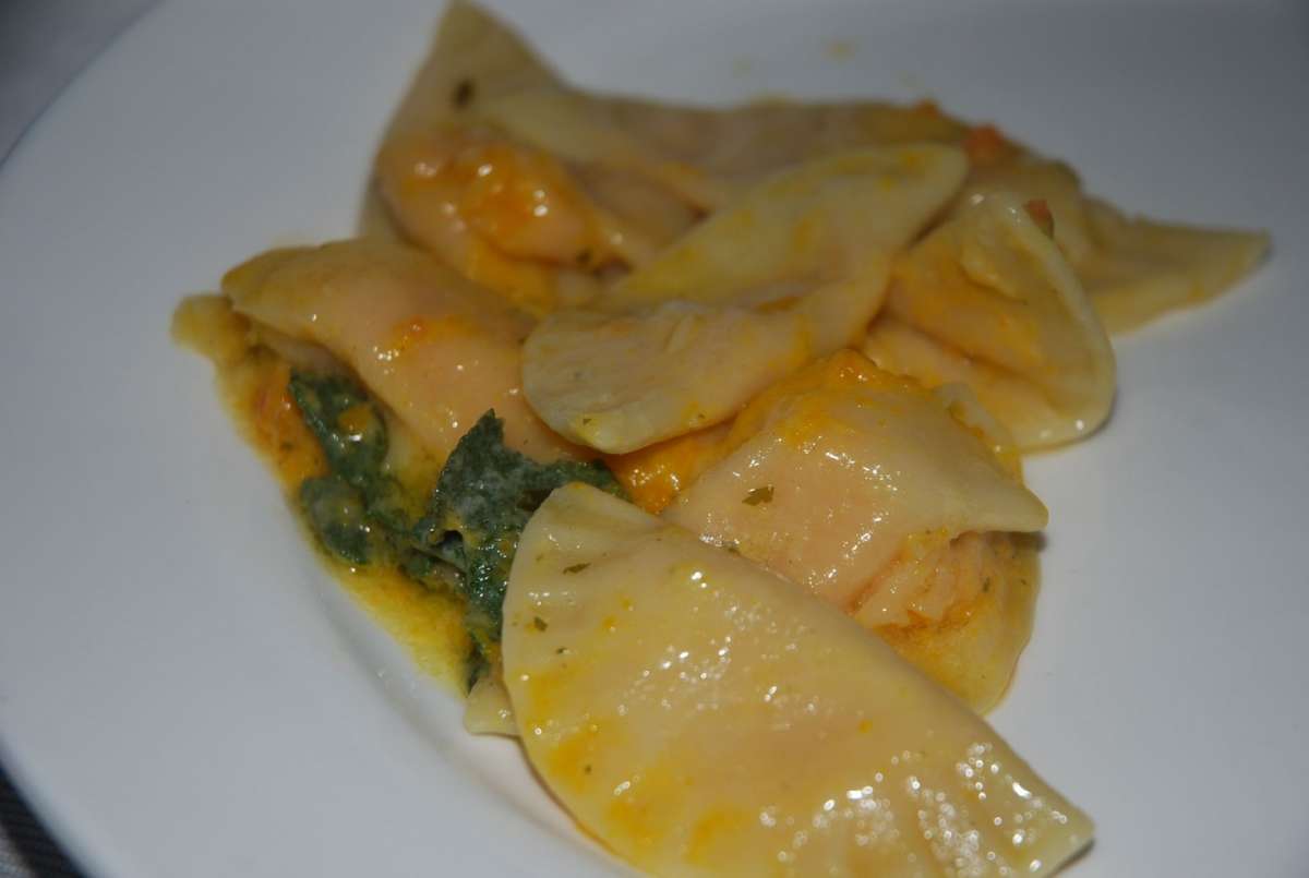 Tortelli con sugo