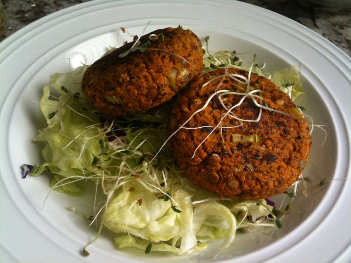 Vegan burger preparati con lenticchie