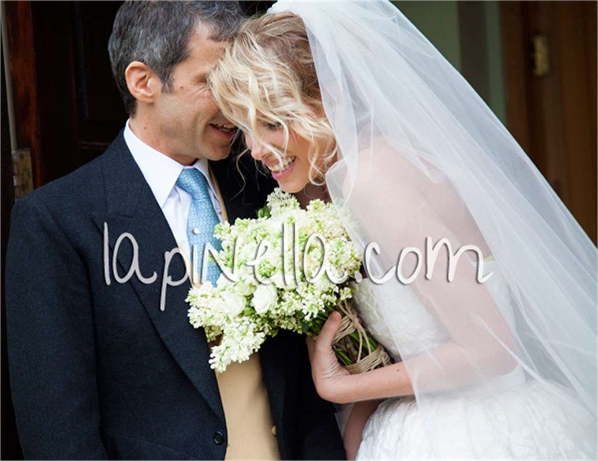 Alessia Marcuzzi felice e raggiante insieme con il marito