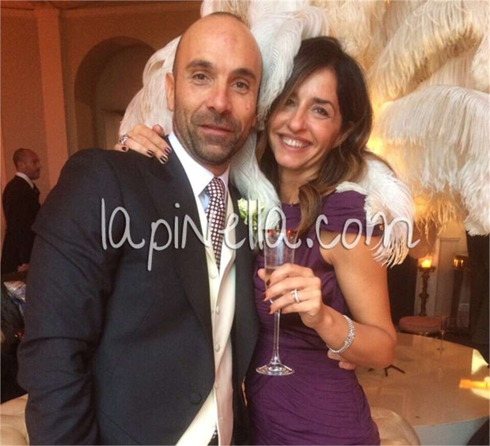 Coppia di invitati alla festa di nozze