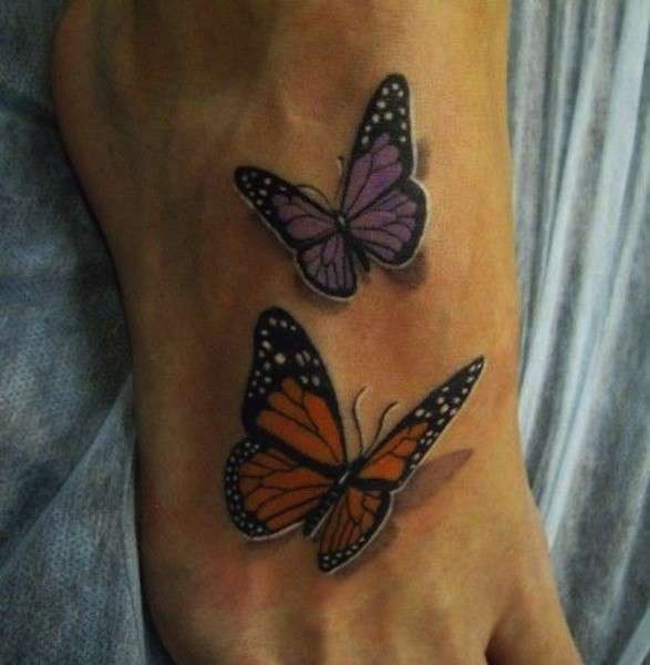 Farfalle in 3D tatuaggio sul piede