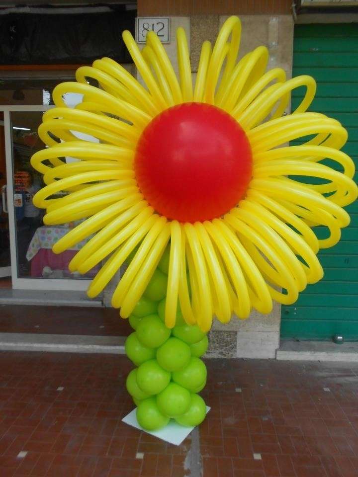 Fiori di palloncini colorati