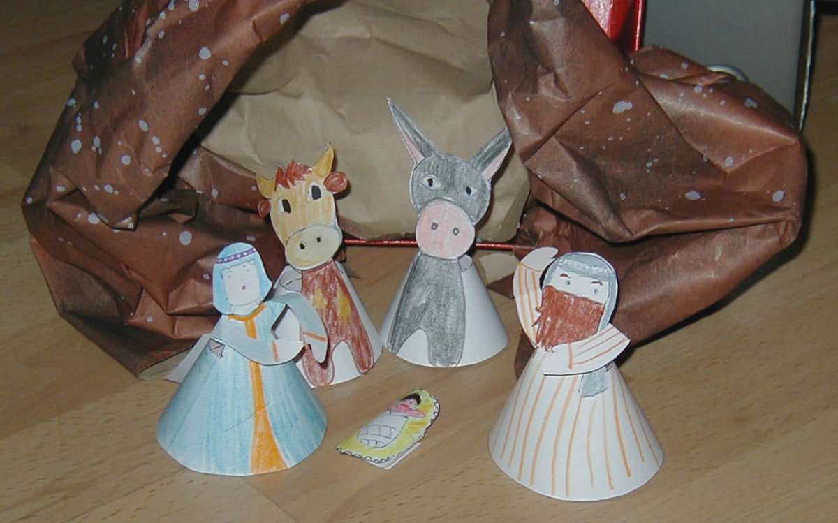 Personaggi del presepe di carta