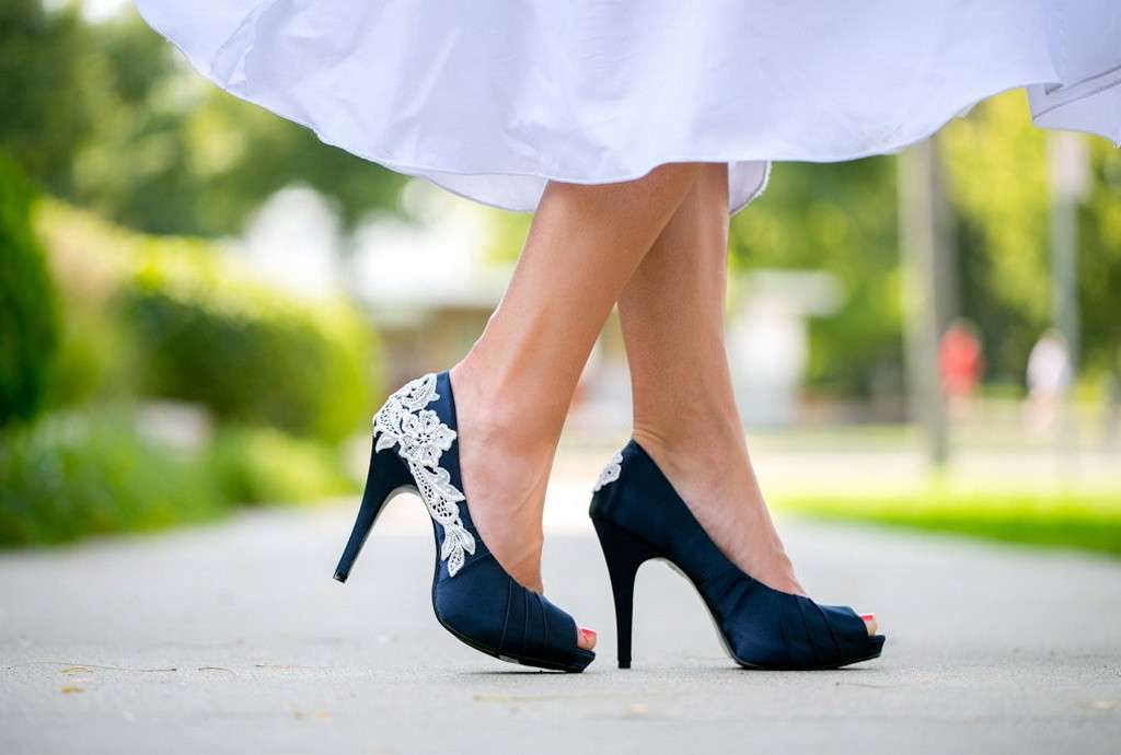 Scarpa colorata per la sposa