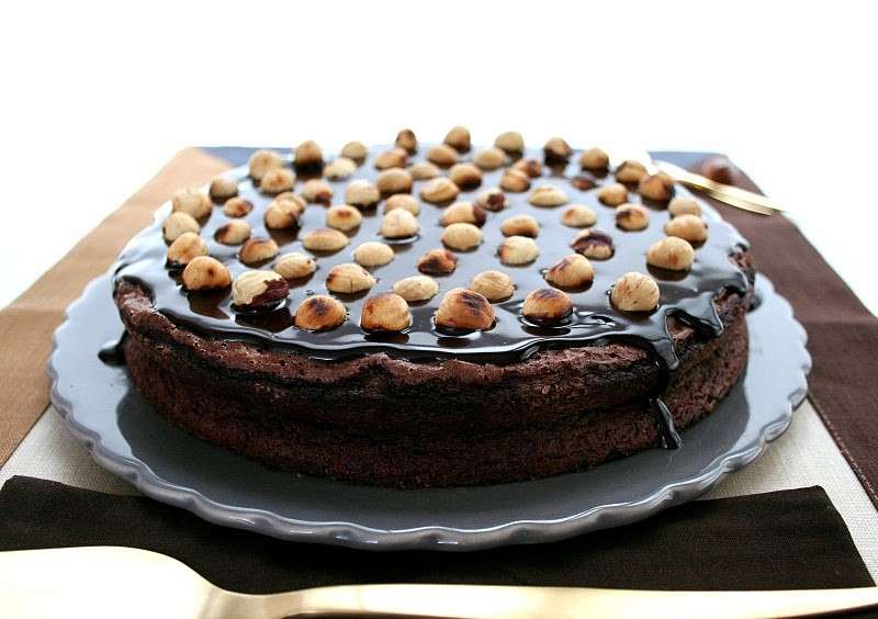 Torta gianduia con cioccolato fondente